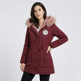 Parka femenina forrada con capucha | Corte ajustable | Confort urbano de invierno