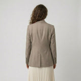 Blazer Estructurado con Corte Clásico y Elegancia Versátil