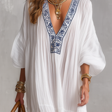 Vestido caftán maxi blanco bordado bohemio con escote en V y textura arrugada