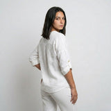 Blusa Ligera con Botones en el Escote para Conforto Diario