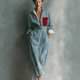 Vestido camisa para señora en azul y blanco con bolsillo de pecho rojo