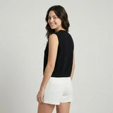 Minimalismo suave en malla | Chaleco sin mangas con botones | Elegancia casual