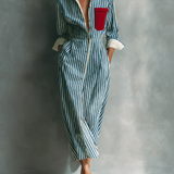 Vestido camisa para señora en azul y blanco con bolsillo de pecho rojo