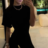 Elara | Vestido mini de invitada de verano con cuerpo ajustado y mangas cortas