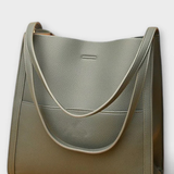 Neva | Bolsa de Hombro Texturizada con Bolsillo Frontal Estructurado para Mujeres