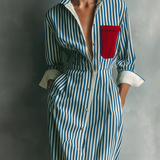 Vestido camisa para señora en azul y blanco con bolsillo de pecho rojo