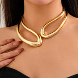 Emili | Collar de corte asimétrico