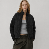 Chaqueta Acolchada para Mujer con Cuello Alto y Bolsillos de Parche