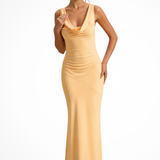 Isadora | Vestido Maxi Ajustado de Satén con Cuello Halter para Invitadas de Boda