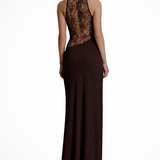 Vesper | Vestido Maxi Sin Mangas de Encaje con Cuello Halter para Invitadas de Novia