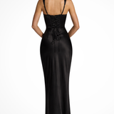 Vivienne | Vestido largo de satén con escote cuadrado y fruncidos para invitadas de boda