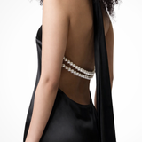 Seraphine | Vestido maxi sin espalda de halter con detalles de cadena para invitadas de boda