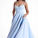Junio | Vestido midi de corsé para invitadas de boda