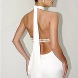 Seraphine | Vestido maxi sin espalda de halter con detalles de cadena para invitadas de boda