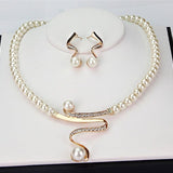 PerlaLux | Elegante Conjunto de Collar y Pendientes de Perlas