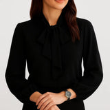 Blusa femenina elegante con lazo en el escote y manga larga