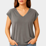 Camiseta femenina fluida con escote en V y manga corta