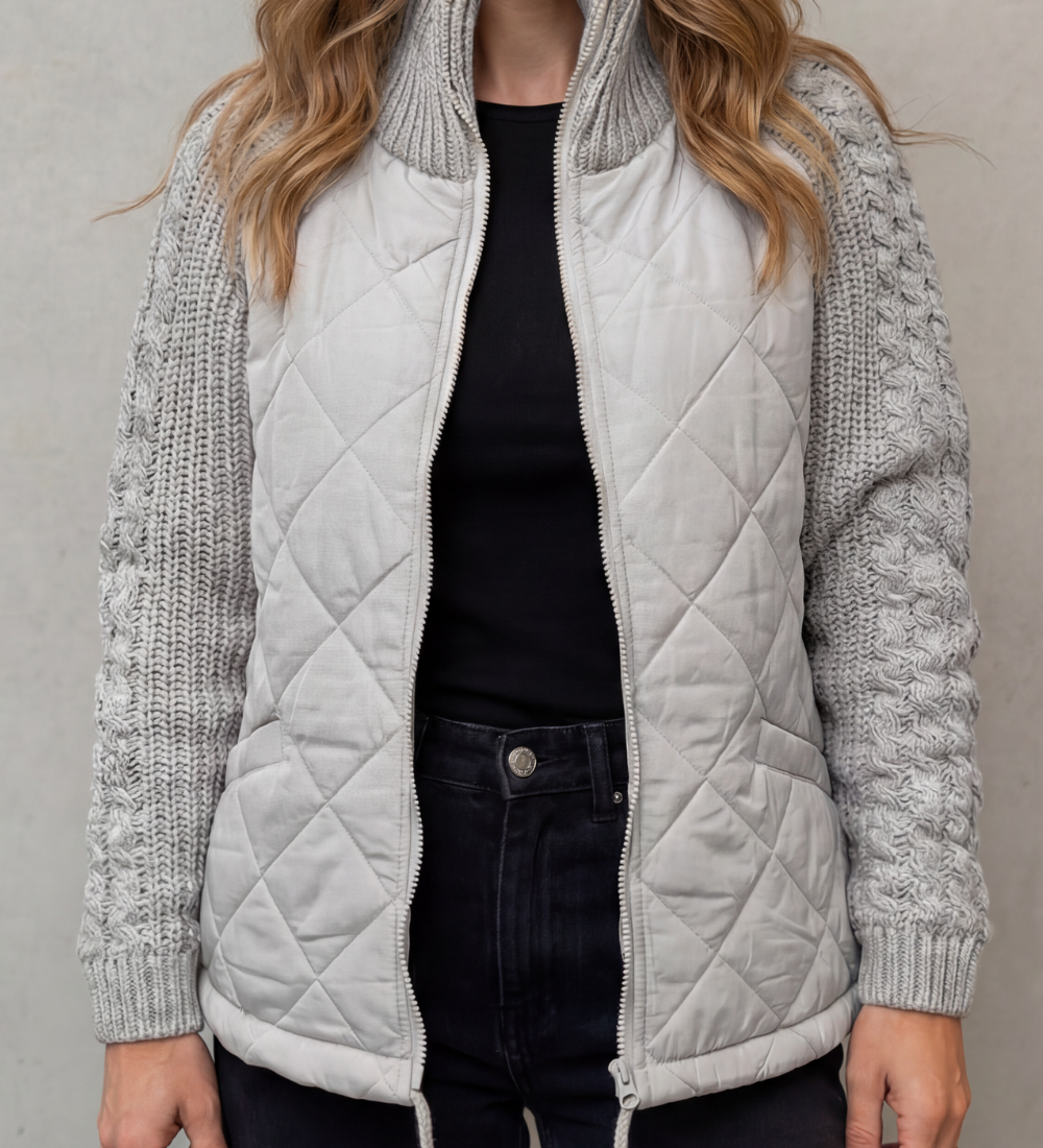 Chaqueta Acolchada para Mujeres con Mangas de Punto Trenzado y Cierre Frontal