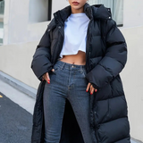 Chaqueta acolchada larga para mujer con capucha y cuello alto
