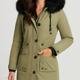 Parka femenina acolchada con capucha y corte ajustado