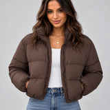 Chaqueta acolchada recortada para mujer con cremallera frontal y cuello alzado