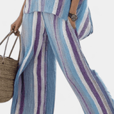 Laura | Conjunto elegante en color lavanda con margarita y diseño a rayas