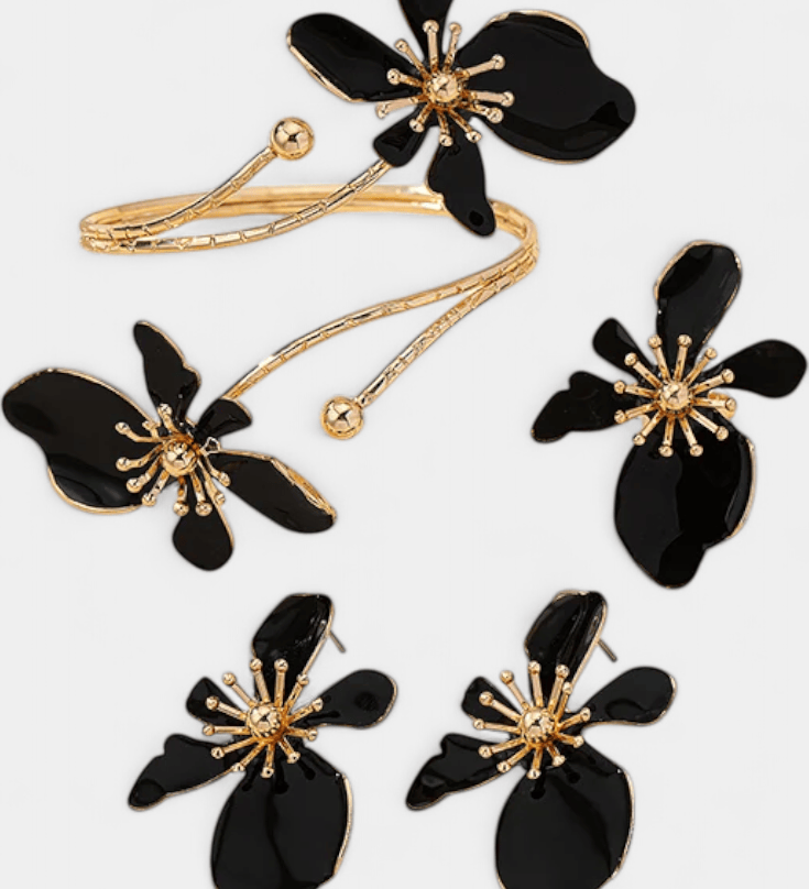 Berit | Conjunto de accesorios de flores: pulsera, pendientes y anillos
