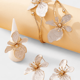 Berit | Conjunto de accesorios de flores: pulsera, pendientes y anillos