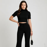 Conjunto femenino de top corto y pantalones de cintura alta