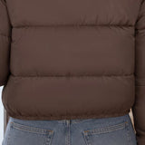 Chaqueta acolchada recortada para mujer con bolsillos con cremallera y cuello alto
