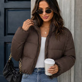 Chaqueta acolchada recortada para mujer con cremallera frontal y cuello alzado