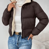 Chaqueta acolchada recortada para mujer con cierre frontal y forro de forro polar