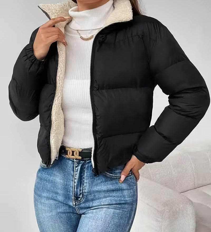 Chaqueta acolchada recortada para mujer con cierre frontal y forro de forro polar
