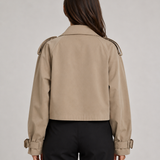 Abrigo Trench Corto para Mujer con Frente Doble Botonadura y Puños con Hebilla