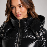 Chaqueta Puffer Cortada Brillante para Mujer con Capucha y Cierre Frontal