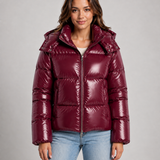Chaqueta Puffer Cortada Brillante para Mujer con Capucha y Cierre Frontal