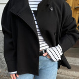 Abrigo Oversized para Mujer con Cuello Alto y Doble Botonadura
